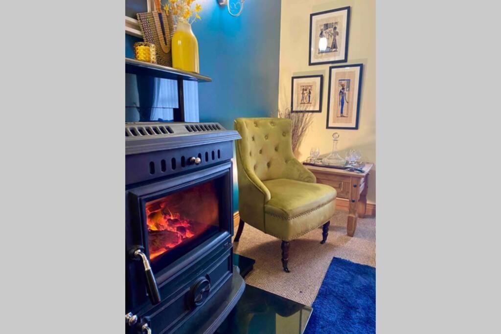 3 Bedroom House Located In Centre Of Carndonagh Kültér fotó