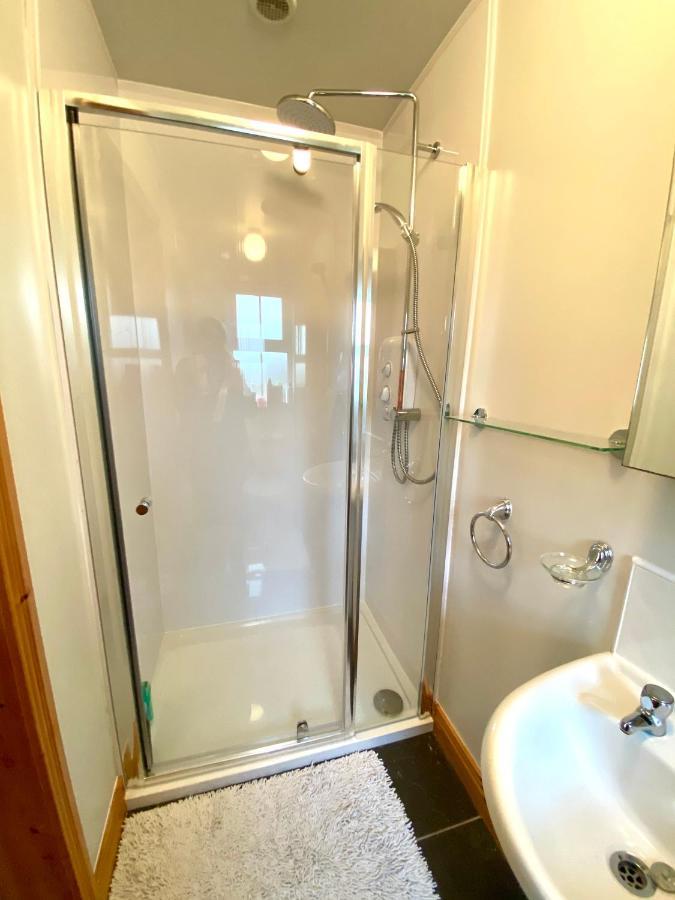 3 Bedroom House Located In Centre Of Carndonagh Kültér fotó