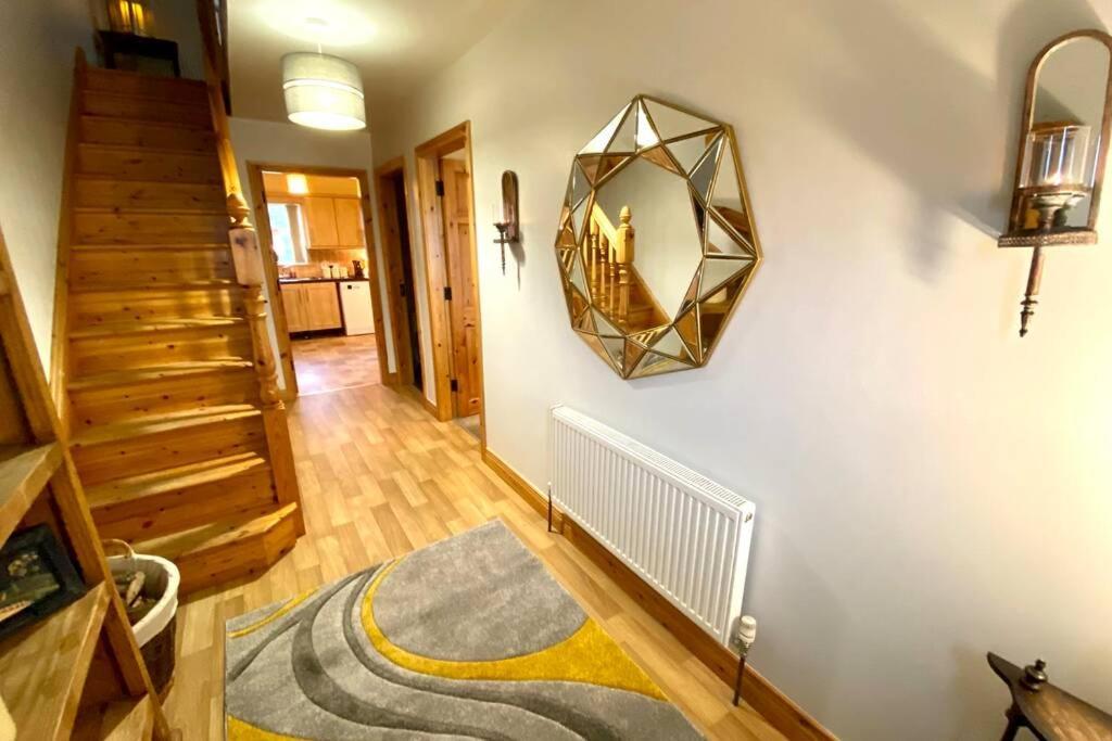 3 Bedroom House Located In Centre Of Carndonagh Kültér fotó