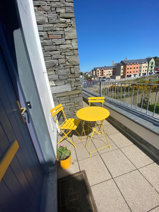 3 Bedroom House Located In Centre Of Carndonagh Kültér fotó